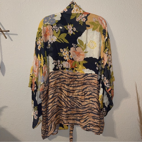 Spell Tyler Short Robe Kimono with Sash Charcoal EEC Size S/M - Picture 3 of 7